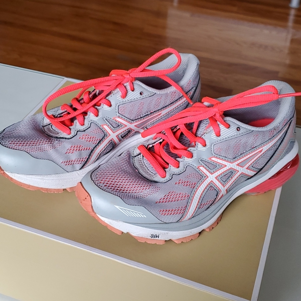 💥HOST PICK💥👟ASICS👟 RUNNING SHOES, Size 6